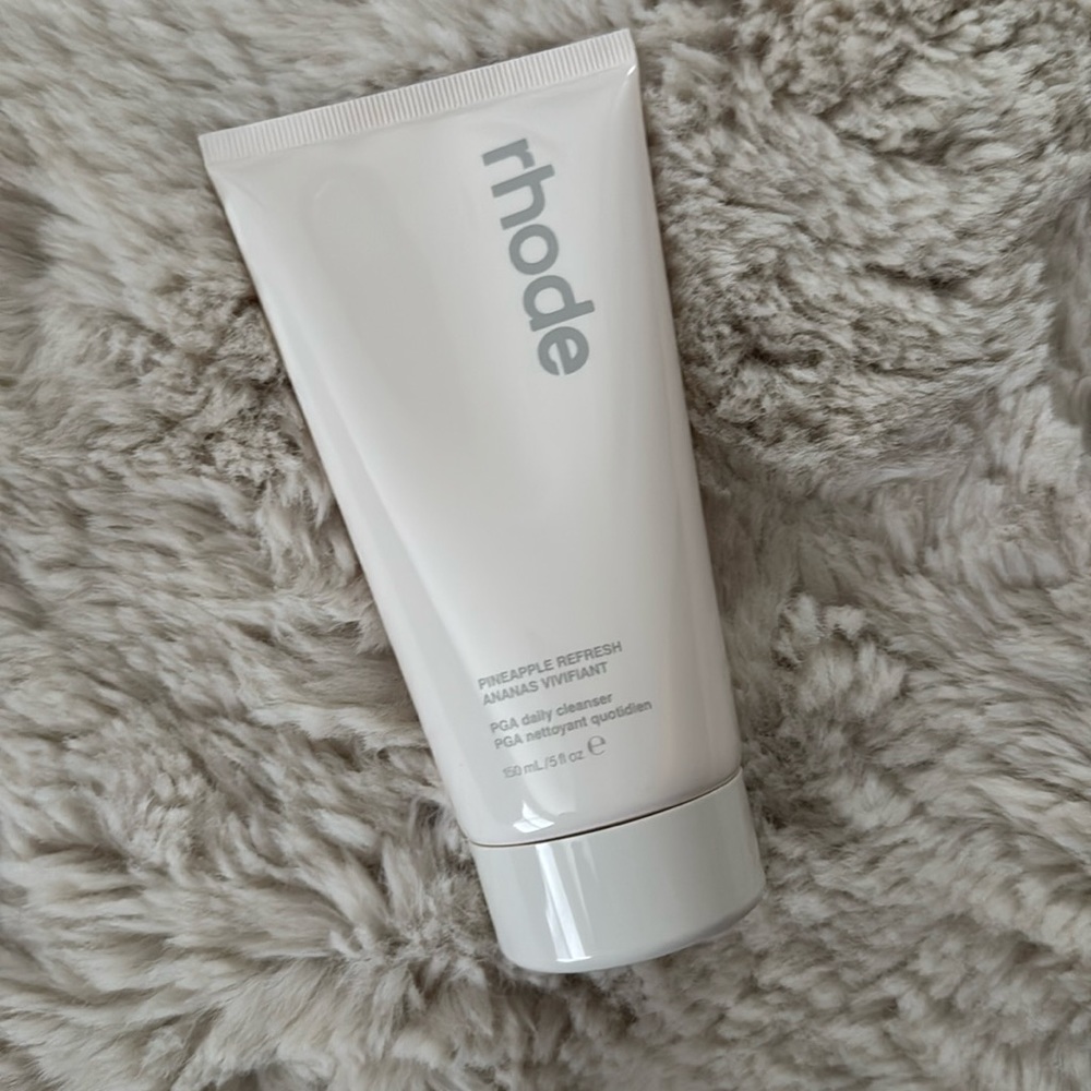 Rhode pineapple cleanser